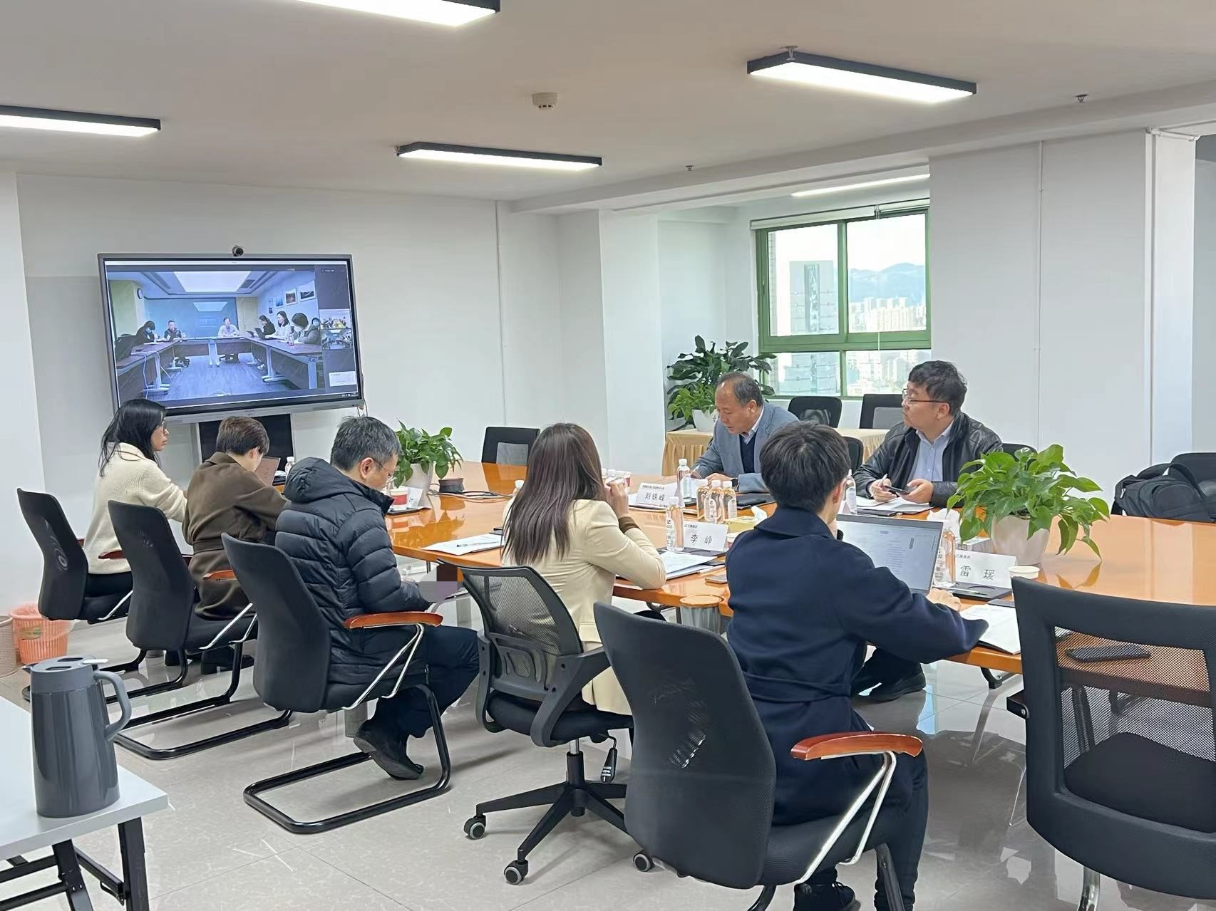 中國信登黨委委員、副總裁劉鐵峰一行到訪公司調研交流1.jpg
